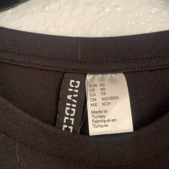 Rose embroidered glow crop top - Picture 4 of 4